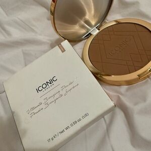 Iconic London Bronzing Powder - warm bronze